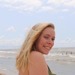 Meet your Posher, Olivia